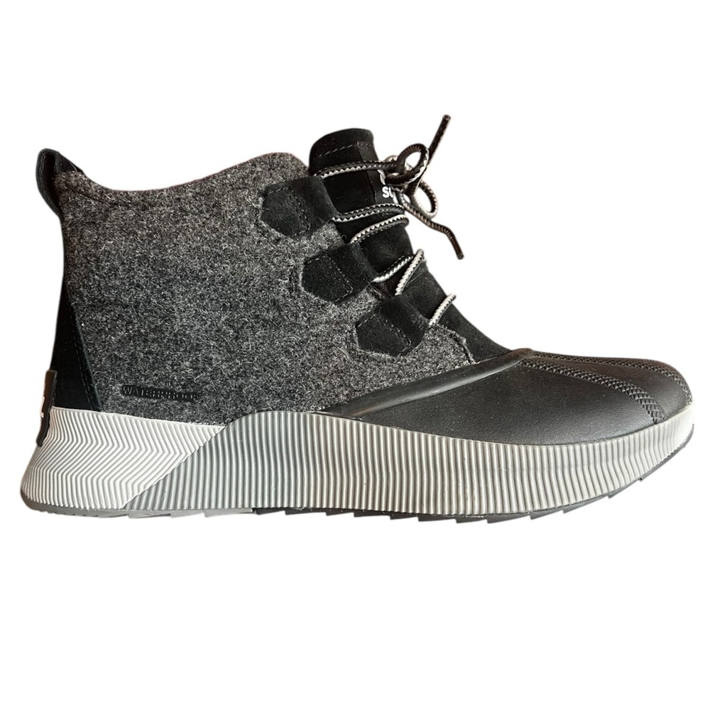 Sorel Black and Gray Winter Boots